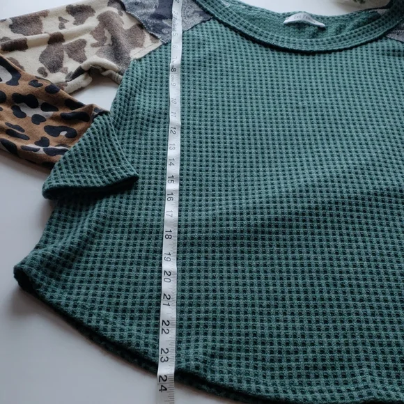 Ces Femme green waffle animal print color block long sleeve knit top small - Picture 7 of 7